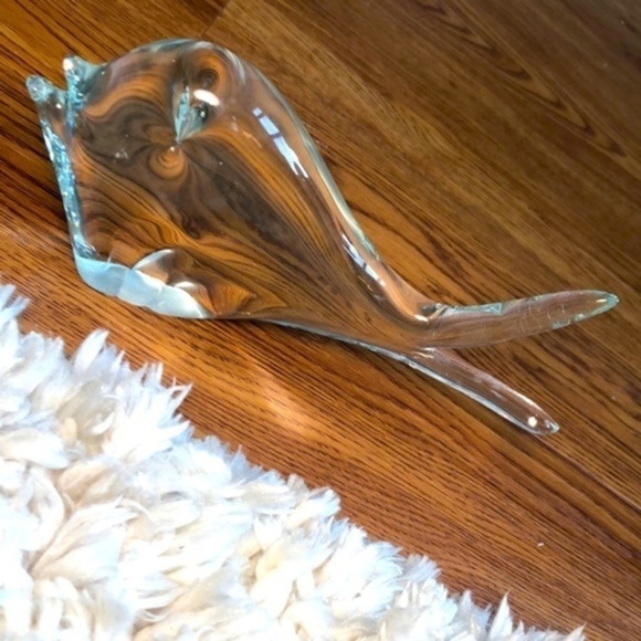 GLASS WHALE FISH | Beautiful Solid Glass Whale Fish Paperweight. - Picture 2 of 6